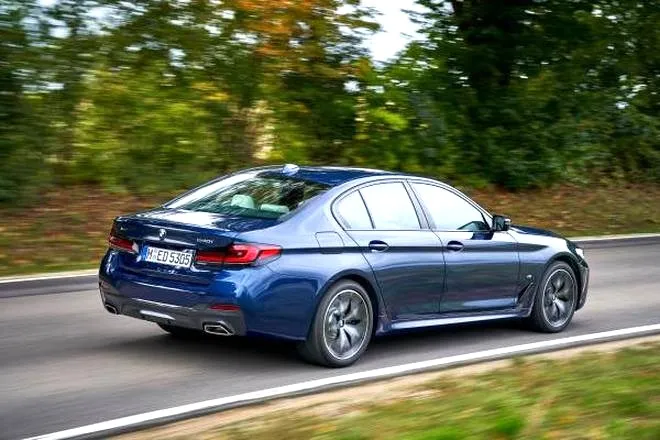Czy BMW G30 540i to złoty środek serii 5? opinie, spalanie i koszty