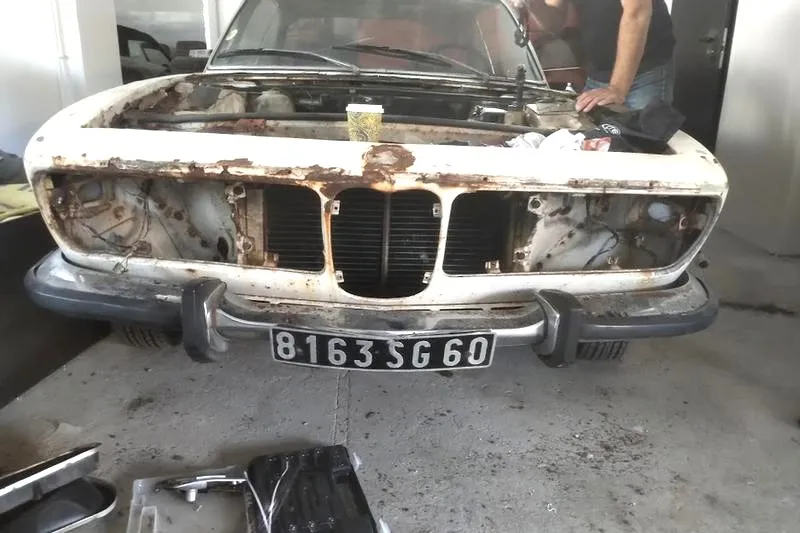 Historia BMW E9 3.0 CS: fascynująca opowieść o osiągach legendarnego coupe