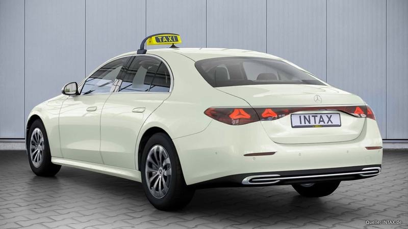 Ile kosztuje taxi w Niemczech? Cennik, dopłaty i ukryte opłaty