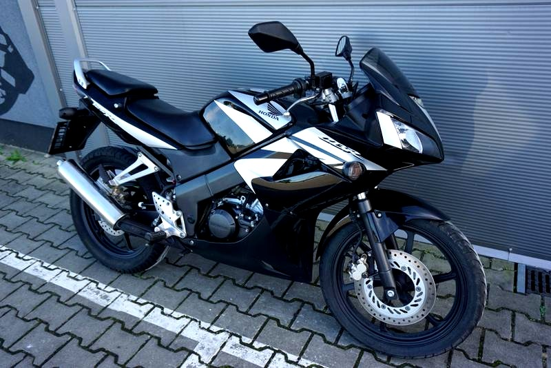 Ile pali Honda CBR 125? Średnie spalanie i koszt przejazdu