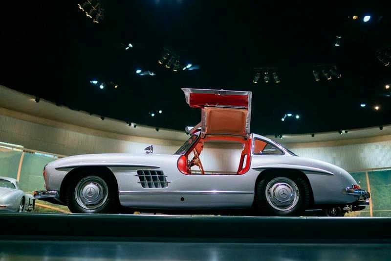 Mercedes 300 SL Gullwing: historia, osiągi i ile dziś kosztuje