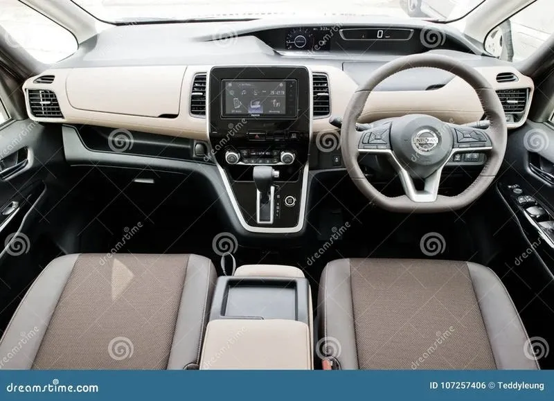 Nissan Serena — czy sprowadzić japoński minivan dla 8 osób?